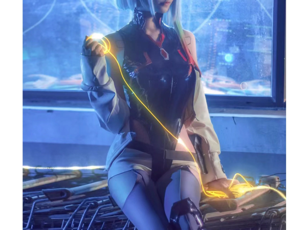 Cyberpunk Edgerunners Lucy Monowire, Lucy Monomolecular Line Cold Light Line Weapon Cos Props